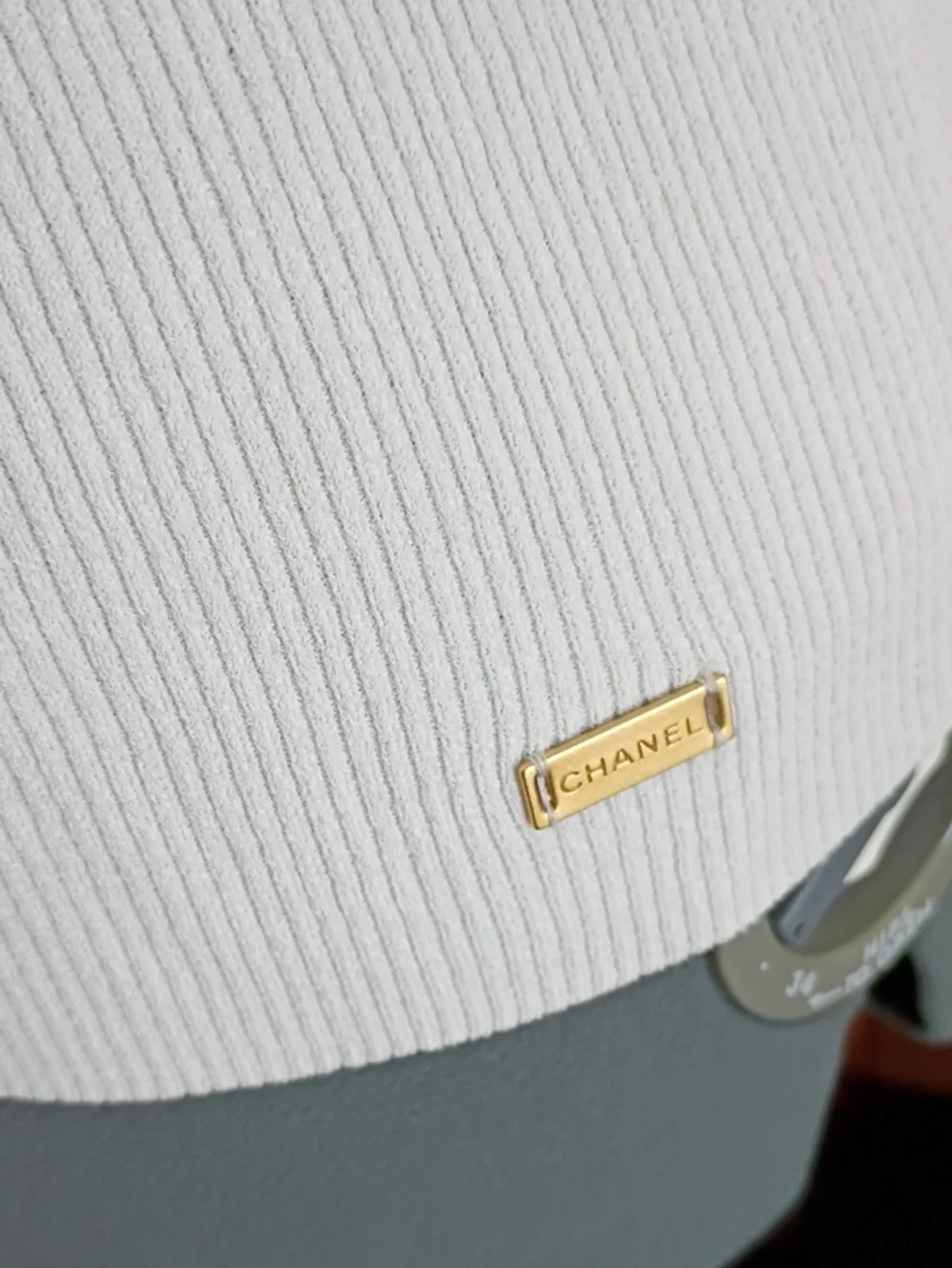 CHANEL White Ribbed Short Sleeve Knit Top